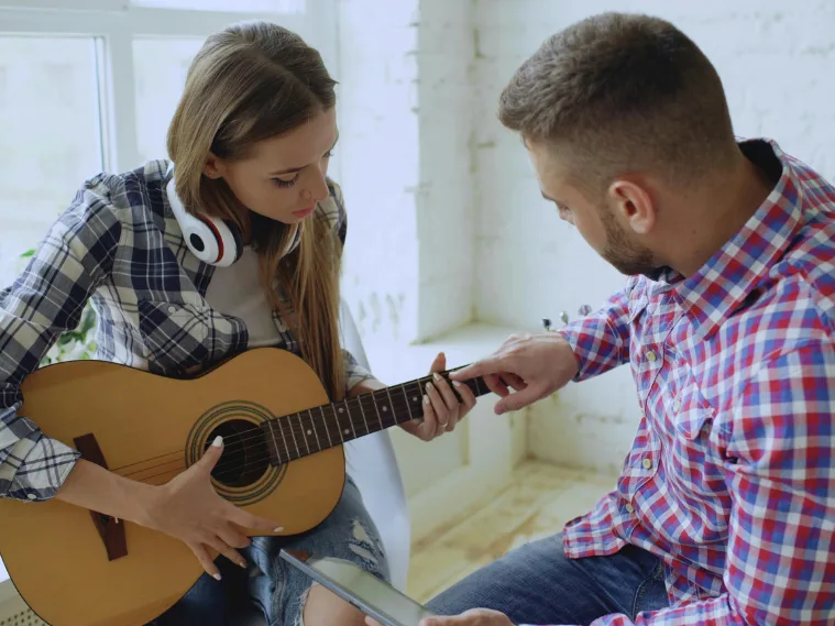 How to Start Your First Guitar Lesson: Easy Guide