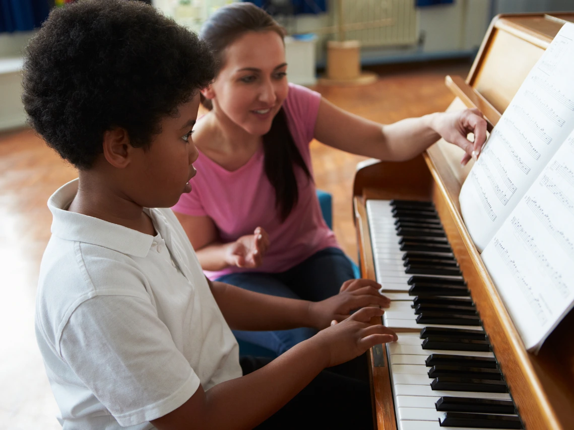 What Defines a Great Piano Instructor in California